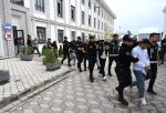 Emniyet göz açtırmıyor: ‘Sokaklar Güvende’ operasyonunda 14 şüpheli yakalandı: 7 tutuklama