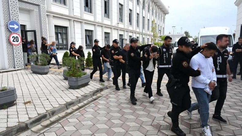 Emniyet göz açtırmıyor: ‘Sokaklar Güvende’ operasyonunda 14 şüpheli yakalandı: 7 tutuklama