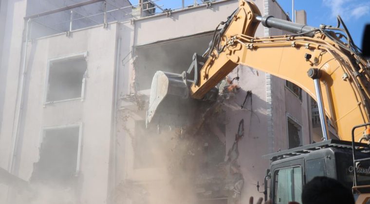 Marmara depreminin izleri yıkılıyor: 718 bağımsız bölümlük dönüşüm başladı