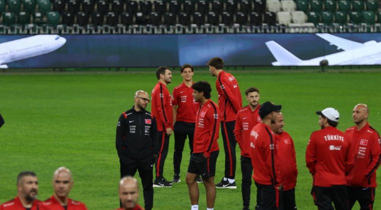 A Milli Takım, Kocaeli Stadı’nda yürüyüş yaptı