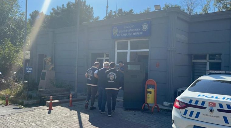 10 yıldır aranan firari dükkanında yakalandı, kelepçeye itiraz etti