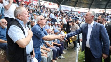 Başkan Tahir Büyükakın’a sevgi seli