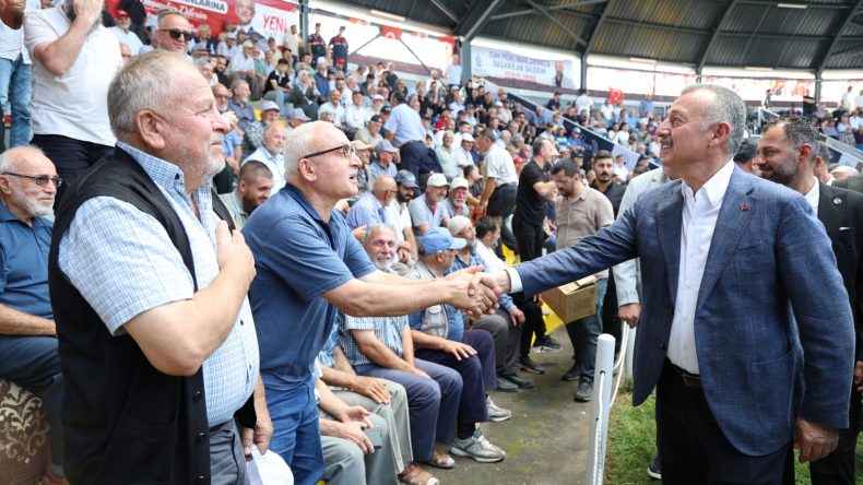 Başkan Tahir Büyükakın’a sevgi seli