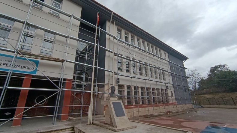 Körfez Belediyesi’nden okullara destek: Eğitime konfor ve erişim dokunuşu