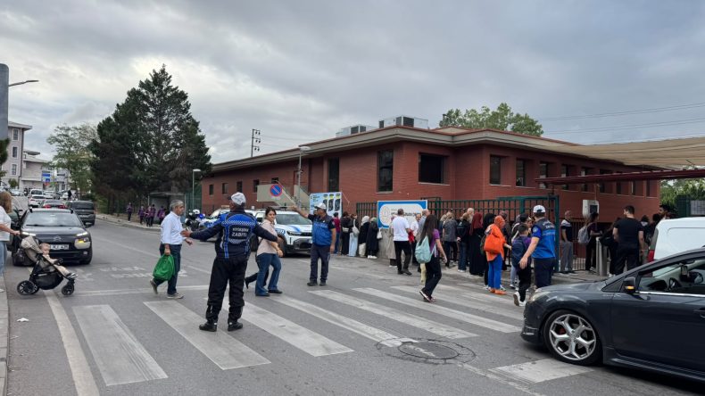 İlk ders zili çaldı, zabıta sahada güvenliği sağladı