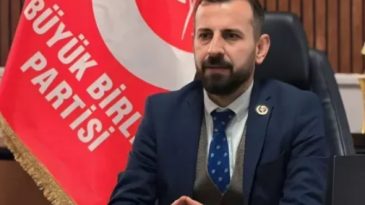 Sürpriz karar: İlçe başkanlığından istifa etti