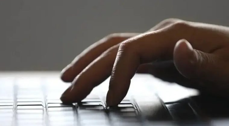 Müstehcen içerikli paylaşım yapan 419 sosyal medya hesabına erişim engeli