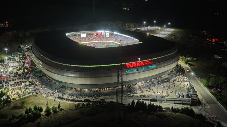 Milli maçta taraftara Büyükşehir kolaylığı