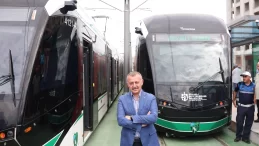Kartepe tramvay hattı hizmete girdi! İlk seferde protokol de yer aldı