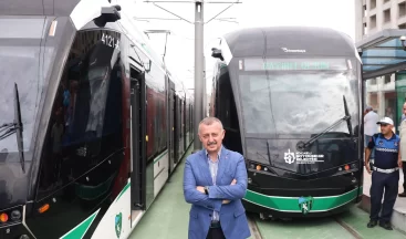 Kartepe tramvay hattı hizmete girdi! İlk seferde protokol de yer aldı