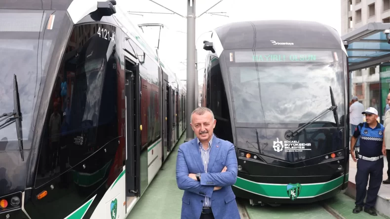 Kartepe tramvay hattı hizmete girdi! İlk seferde protokol de yer aldı