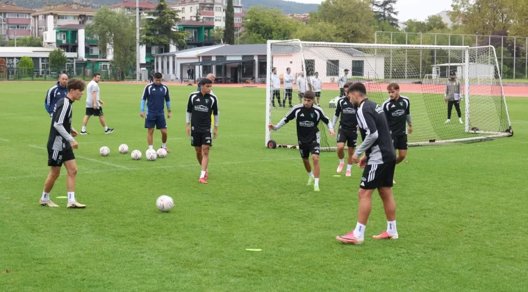Körfez ekibi yağışlı havaya rağmen idman temposunu düşürmedi
