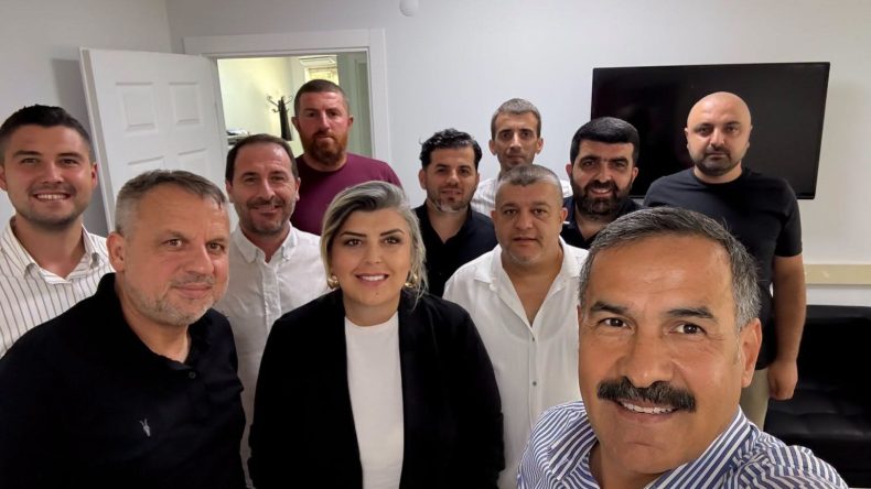 Cemil Yaman dur durak bilmiyor: Bu kez partisinin İzmit İlçe Başkanlığı’ndaydı