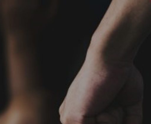 Okul çıkışında olay: Çayırlık alana götürüp dakikalarca darbettiler