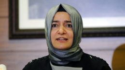 AK Parti Genel Başkan Yardımcısı Fatma Betül Sayan Kaya istifa etti