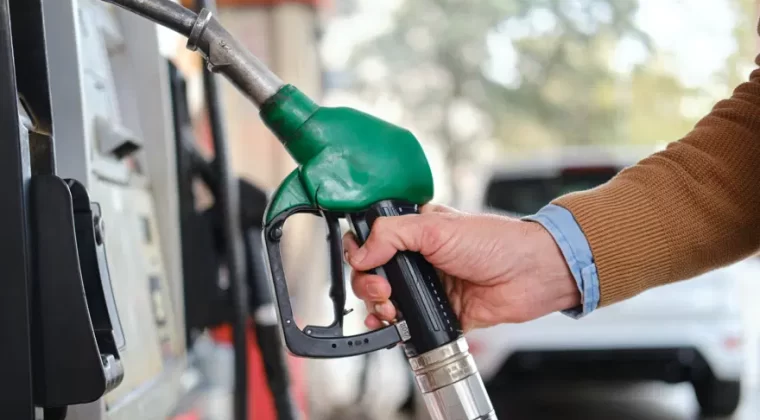 Motorin kullananlara indirim geliyor: Bu gece yarısı pompaya yansıyacak