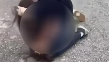 Gölcük’te lise önünde kız öğrenciler birbirine girdi