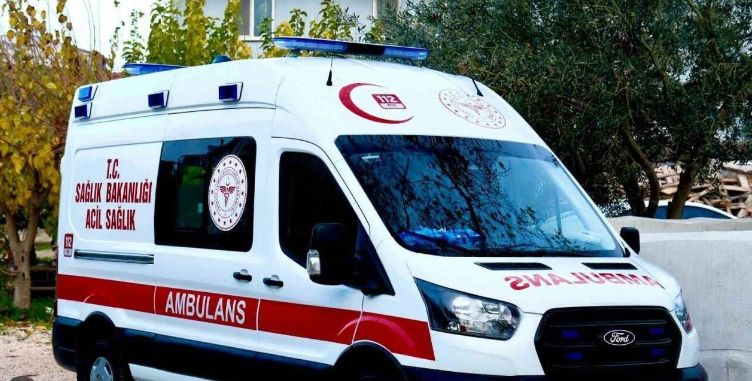 Feci kaza: Manevra yapan kadın sürücü eşini ezdi