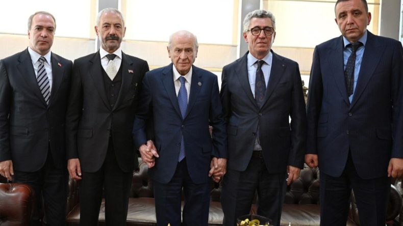 MHP’den flaş paylaşım: Sarallar ve Şahinler aileleri buluştu