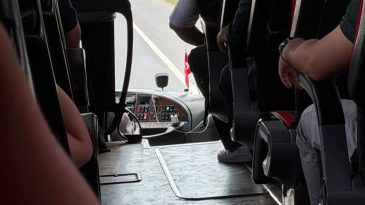 Muavin kadın yolcuya yolculuğu zehir etti