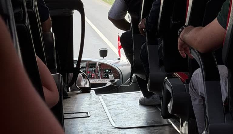Muavin kadın yolcuya yolculuğu zehir etti