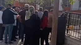 Küçük kız okula pompalı tüfek götürdü!