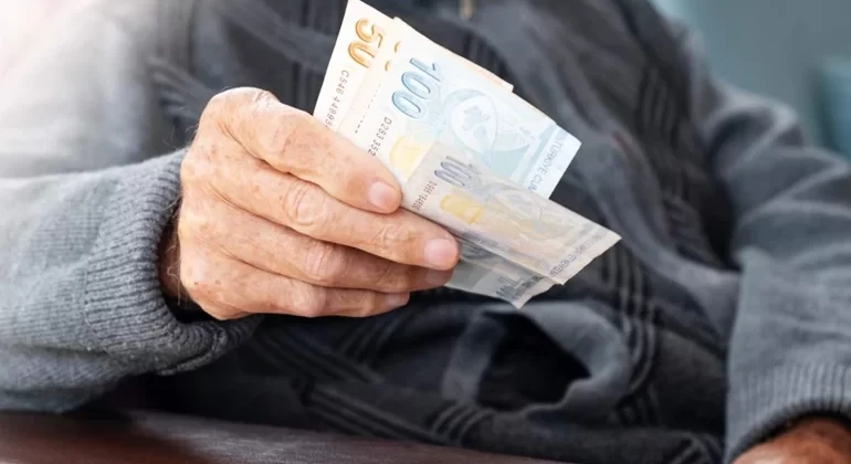 Emekli maaşlarında yeni sistem gündemde: 4 farklı formül masada!