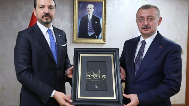 Başkan Büyükakın’ı bu sözlerle övdü
