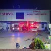 Film setinde fenalaşan yönetmen hastaneye kaldırıldı, yakınları gazetecilere zor anlar yaşattı
