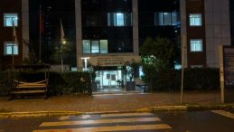 Ünlü şarkıcı hastaneye kaldırıldı