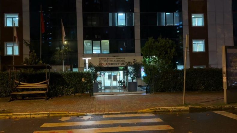 Ünlü şarkıcı hastaneye kaldırıldı