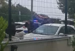 Okul önünde silahlı kavga: Bekçi öğrenci velisini ayağından vurdu