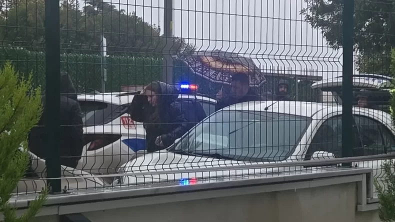Okul önünde silahlı kavga: Bekçi öğrenci velisini ayağından vurdu