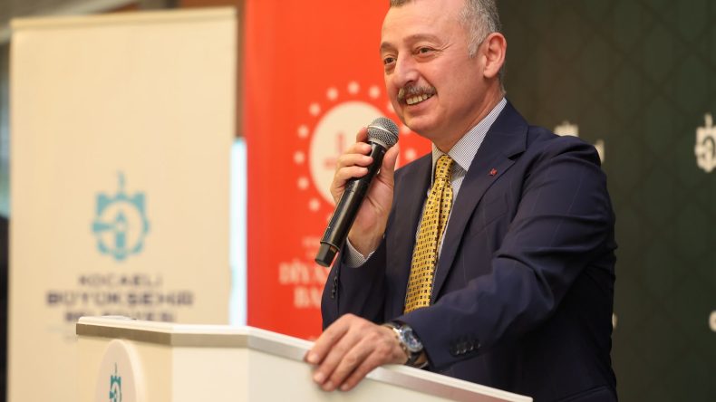 Büyükakın, 12 ilçeden din görevlileri ile bir araya geldi