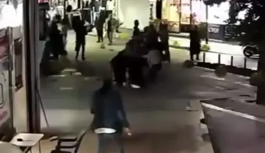 Kocaeli’de korkunç anlar! Anne ve kızına cadde ortasında saldırdılar