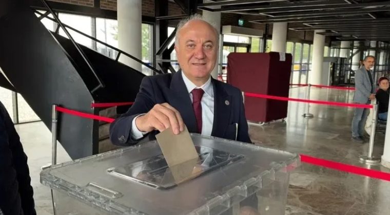 Liderim Özgür Özel dedi, mücadele etti kazandı