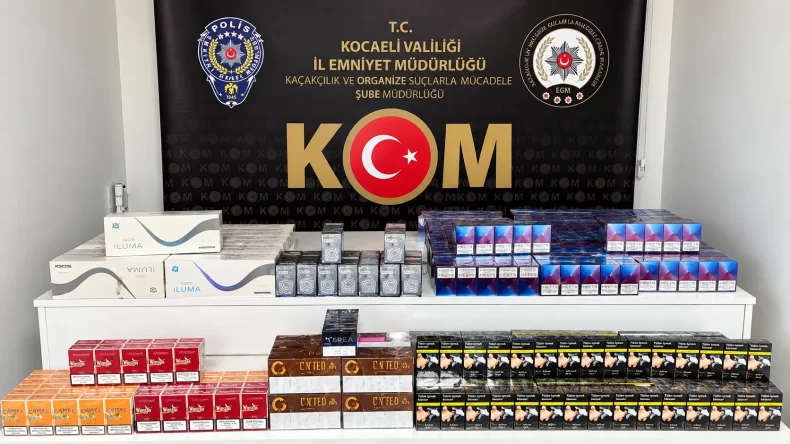 Araç bagajından binlerce paket kaçak tütün ürünü çıktı