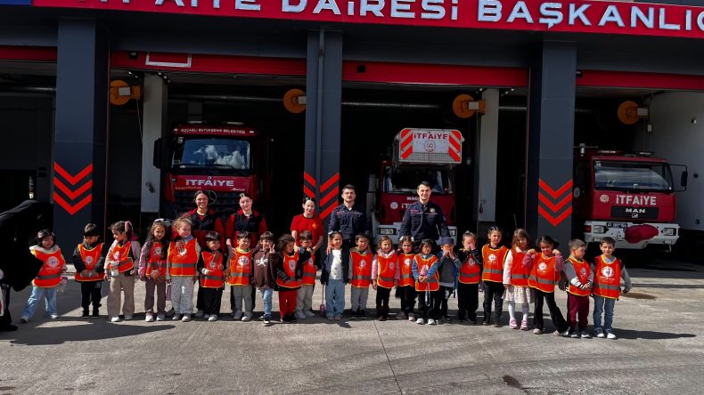 Kocaeli’de minikler itfaiyeyi yakından tanıdı