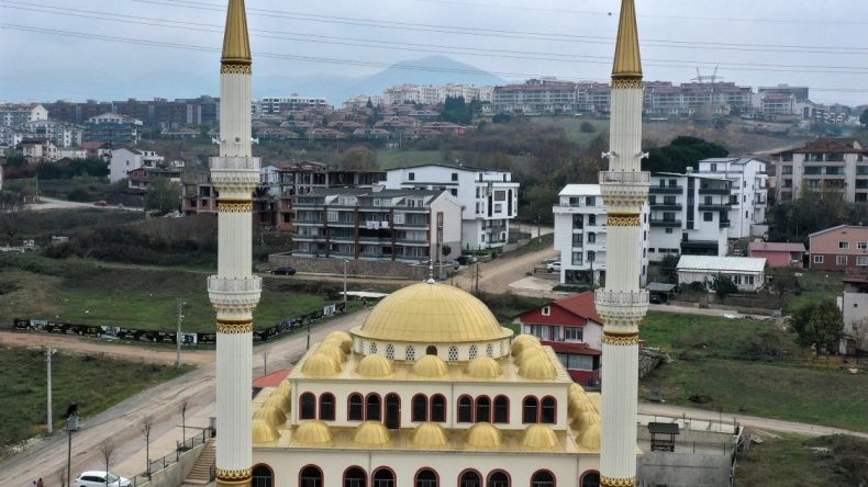 Kocaeli’de riskli minareler çelik sistemlerle yenileniyor