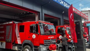 Körfez’de yangın! Alevler iki katı sardı