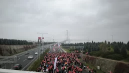 Kocaeli’de Cumhuriyet coşkusu Osmangazi Köprüsü’ne taşındı: Koşu başladı!