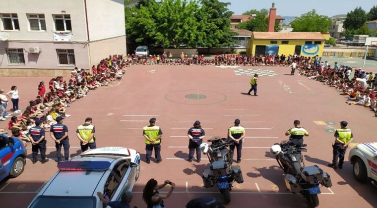 Kocaeli’de 122 okulda güvenlik denetimi: 25 kişi yakalandı