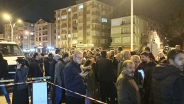 Kocaeli’de kolonlarından ses gelen 7 katlı bina tahliye edildi