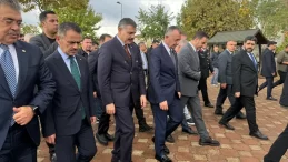 Bakan Çiftçi Kocaeli’de cuma namazı sonrası vatandaşlarla buluştu