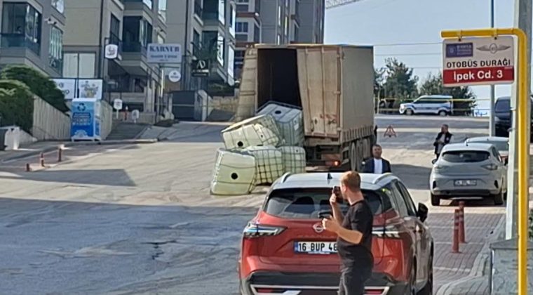 Kocaeli’den yola çıkan asit Bursa’da caddeyi kapattırdı!