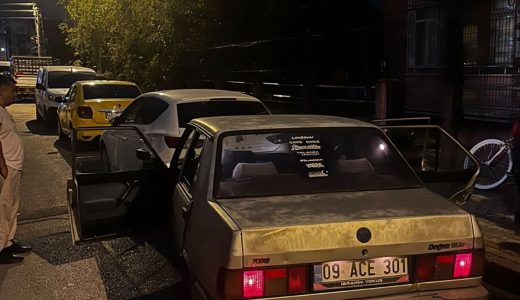 İzmit’te 3 araca çarpan çocuklar yaya olarak kaçtı