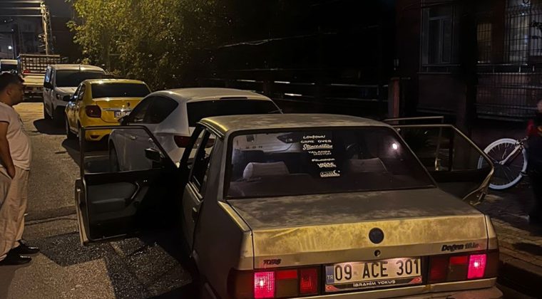 İzmit’te 3 araca çarpan çocuklar yaya olarak kaçtı