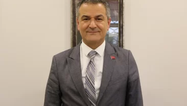 İzmit Belediyesi’nde görev değişikliği sürüyor! Obuz: Yorgun olanlar gidecek