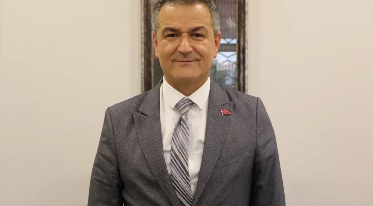 İzmit Belediyesi’nde görev değişikliği sürüyor! Obuz: Yorgun olanlar gidecek